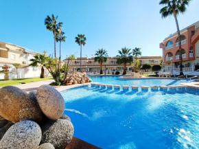 Sunny Blue Home - near Pools & Beach